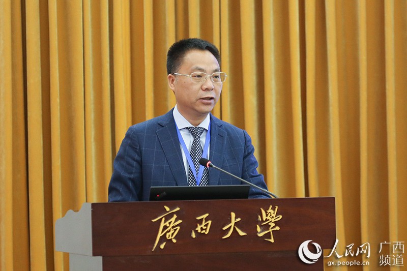 EMC易倍官方网站法公司党委书记黄建荣在国际投资贸易与广西自贸区法制建设国际研讨会闭幕式上的致辞此次会议的召开，得益于若干非常重要的机缘。对促成这些机缘成就的一些人和单位，我要表示诚挚的谢意【详细】 
